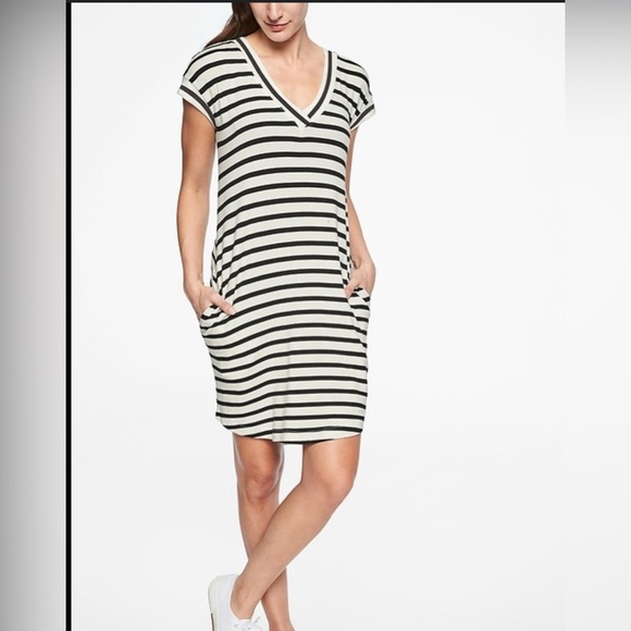 ATHLETA NEWPORT SHORT SLEEVE SWEATSHIRT DRESS, SIZE large, #210926 - Picture 1 of 14